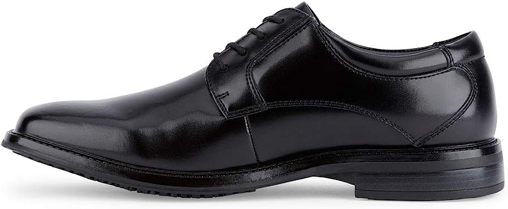 Dockers Men's Irving Health-Care-and-Food-Service-Shoes