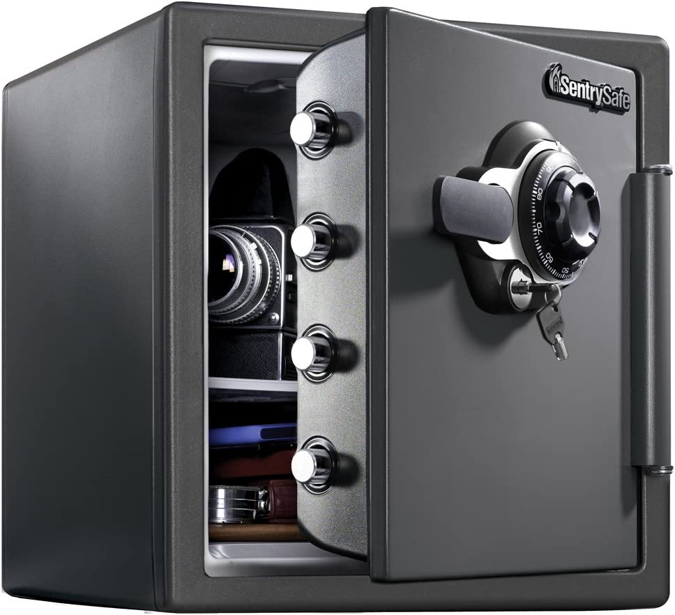 SentrySafe Fireproof and Waterproof Steel Home Safe [...]