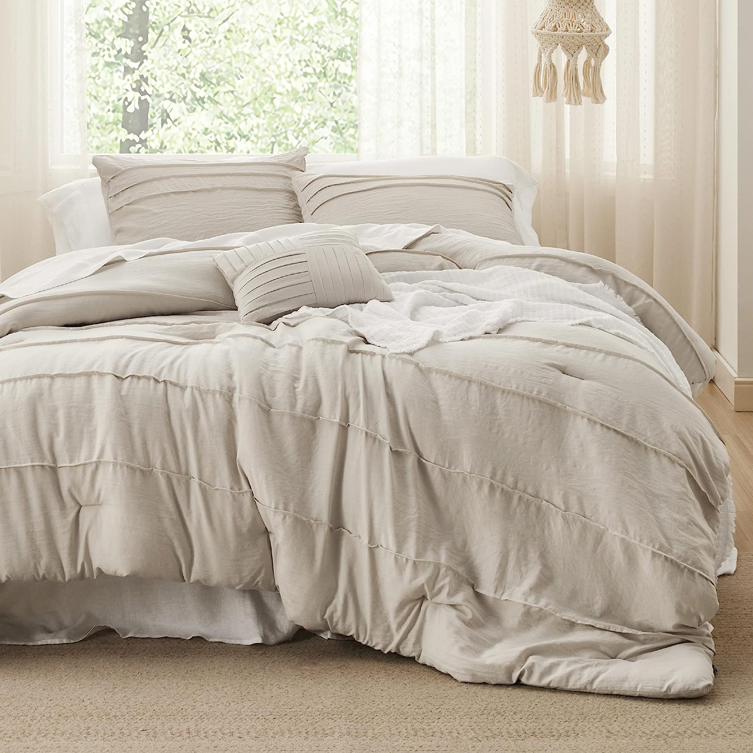 Bedsure Beige Full Size Comforter Set - 4 Pieces Pinch [...]