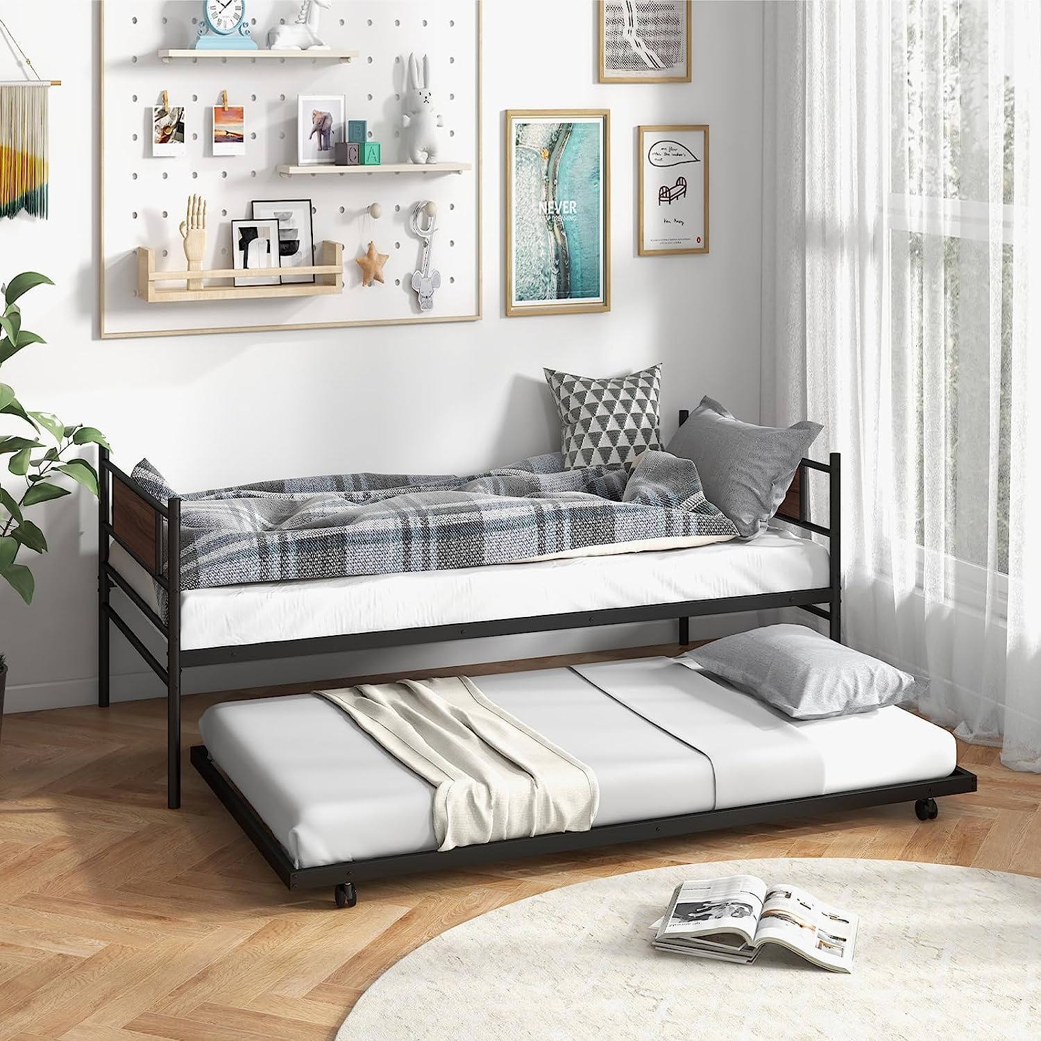 Giantex Metal Daybed with Trundle, Twin Size Day Bed [...]